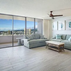 Royal Kuhio Apartment